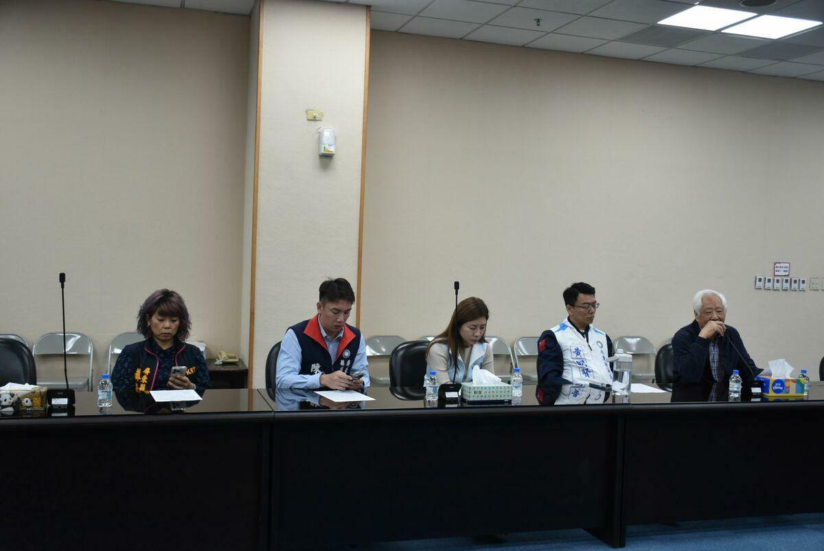 與會議員堅持對於惡性虐童罪行給予最嚴厲懲處。   圖：孫家銘攝