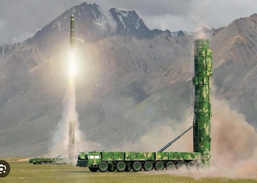  東風-41洲際彈道導彈試射模擬圖。 圖 : 翻攝自問小白 