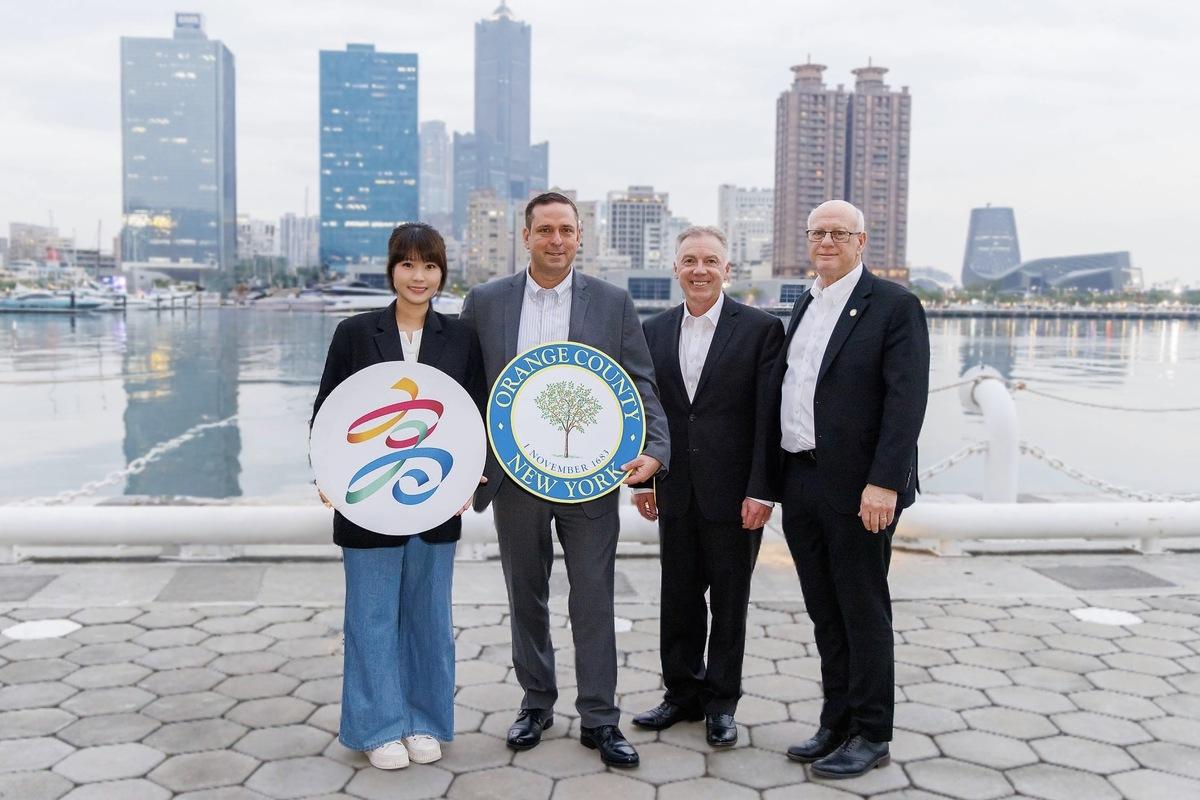 紐豪斯(左二)2025年3月首次訪台，對高雄留下深刻印象。   圖：高雄市行政暨國際處/提供