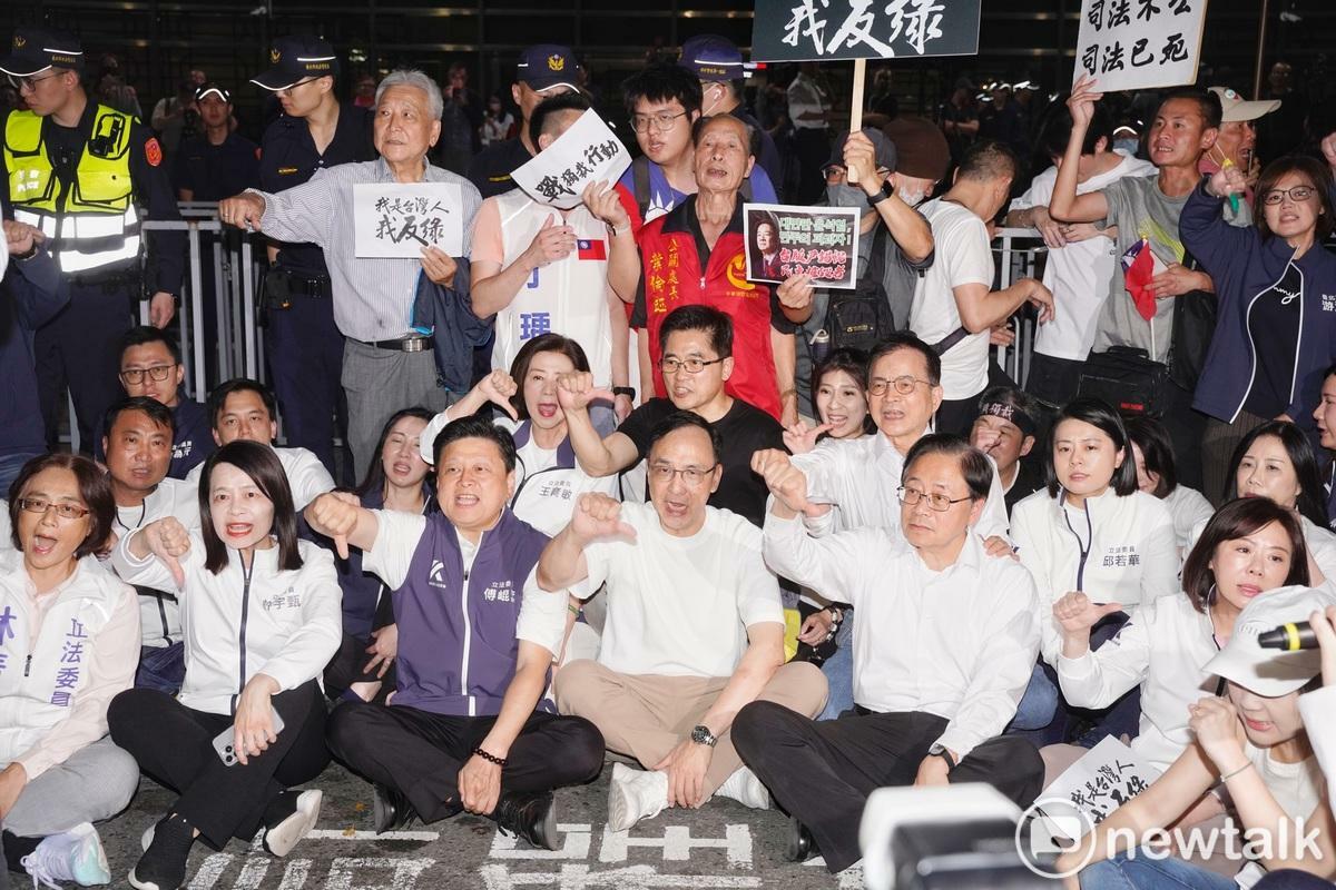 朱立倫17日晚間號召支持者到北檢外抗議。   圖：張良一/攝（資料照）