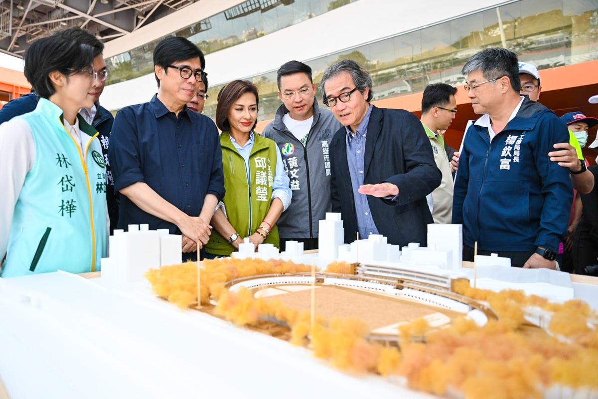 全新登場的苓雅運動園區,除了400公尺田徑場,還新增極限運動場、高架步道,並結合鄰近的籃球場、羽球場、苓雅運動中心等設施。 圖:高雄市運動發展局/提供