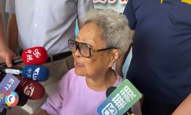 黃晃枝表示自己是學佛的，不會同意總部去抄死人的名冊。   圖：孫家銘/翻攝