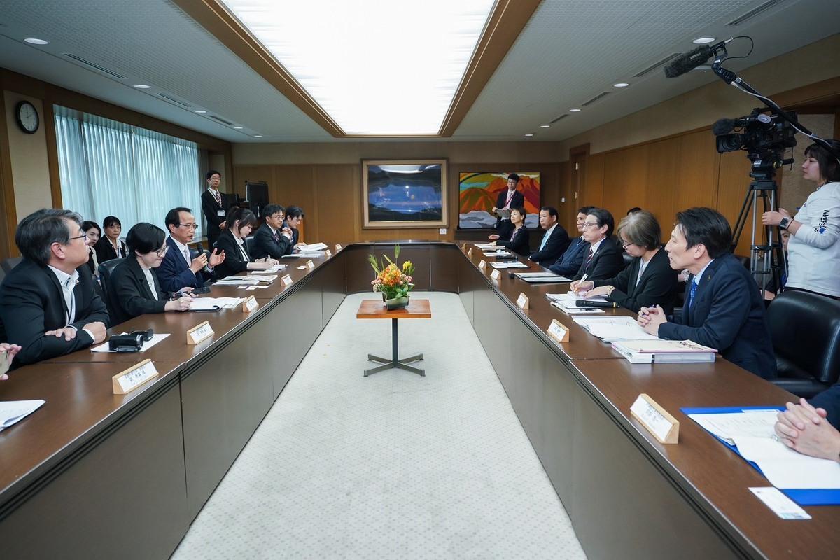 高雄、熊本二市針對城市治理及半導體產業進駐與產業發展、交通規劃等議題深入交流。   圖：高雄市政府/提供