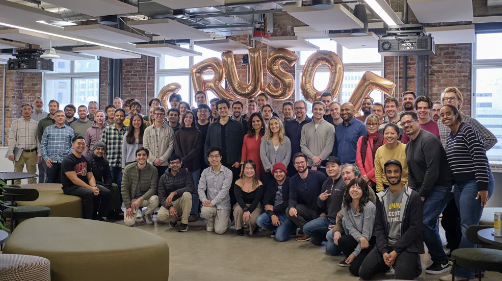 Crusoe 擁有強大的垂直整合能力。圖為 2024 年底 Crusoe 團隊的合影。