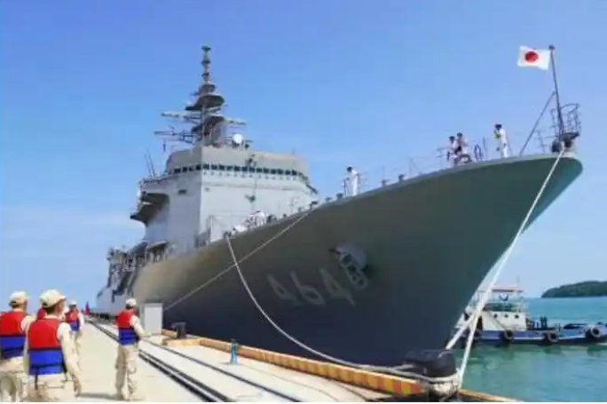 柬埔寨方面，4 月 18 日迎來日本掃雷艦「豐後號」與「江田島號」停靠中資翻修的瑞爾姆海軍基地。 圖:翻攝自百度