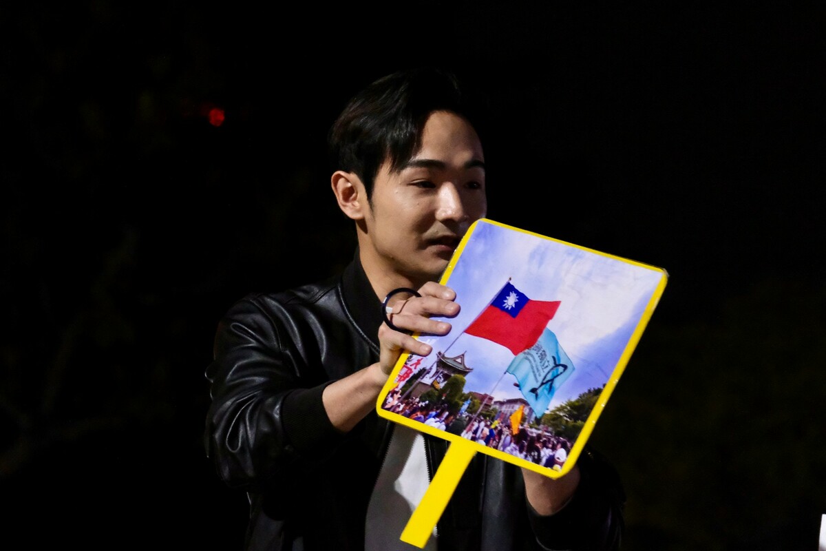 花蓮子弟八炯也出席響應傅崐萁究責會，呼籲支持罷免傅崐萁。    傅崐萁究責會提供