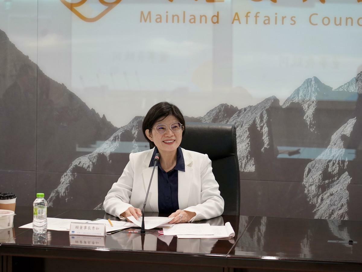 台港經濟文化合作策進會(下稱策進會)於今(25)日召開第六屆董事、監察人第一次聯席會議，會中推選賴秀如連任董事長。   圖：台港經濟文化合作策進會提供