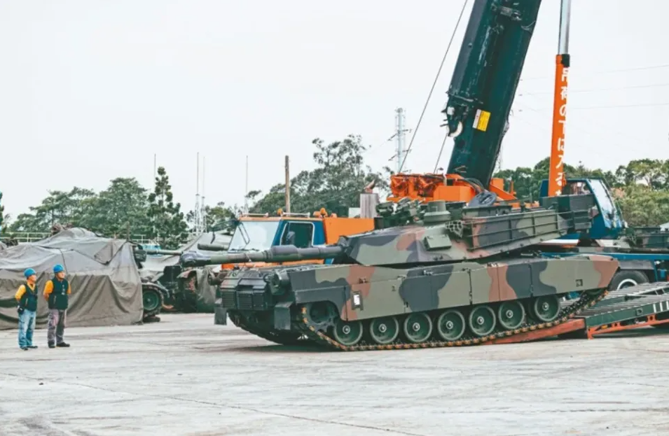  隨著 M1A2T 主力戰車陸續抵台，陸軍 584 裝甲旅將接收新式戰車，全面替換現有的 CM11「勇虎」戰車，並負責北部地區更廣範圍的防務，包括向北延伸至林口地區。 圖:翻攝自觀察者網 