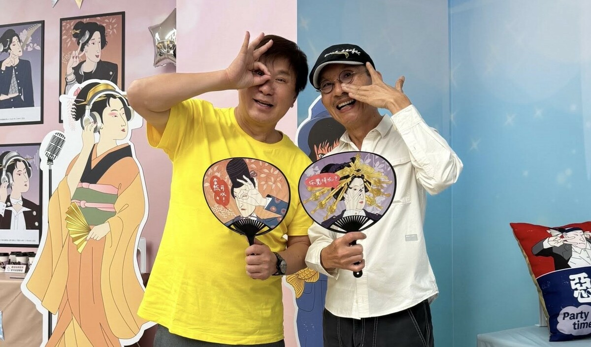 胡瓜(左)至創價美術館觀賞「浮世繪典藏展」。 圖:創價美術館/提供