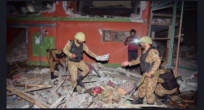  印度軍方於當地時間 7 日，對巴基斯坦境內恐怖組織據點發起空襲，作為對日前喀什米爾恐怖襲擊事件的報復。此次襲擊也導致印巴衝突情緒升溫，巴基斯坦更揚言將對印度發起反擊。 圖：翻攝自 @Tripurari21 X 帳號 