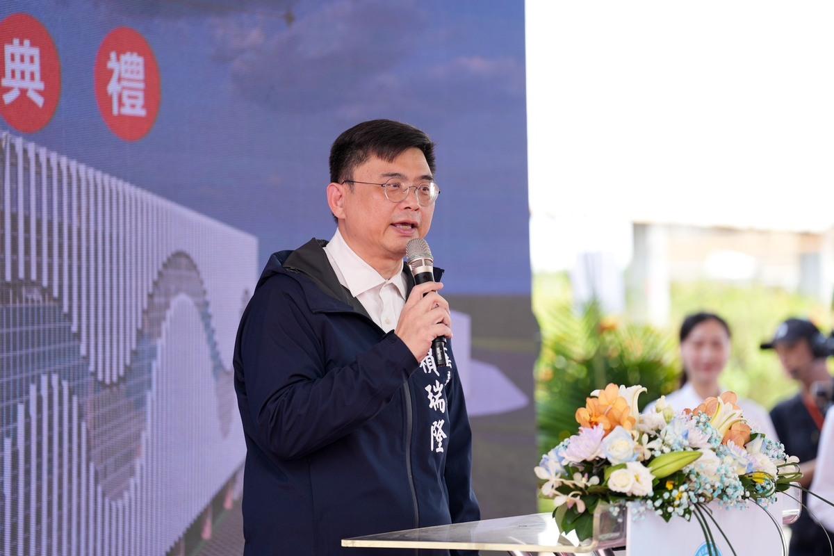 賴瑞隆表示，就任立委後持續爭取高雄國際機場各項建設，擴大服務能量。   圖：賴瑞隆辦公室/提供