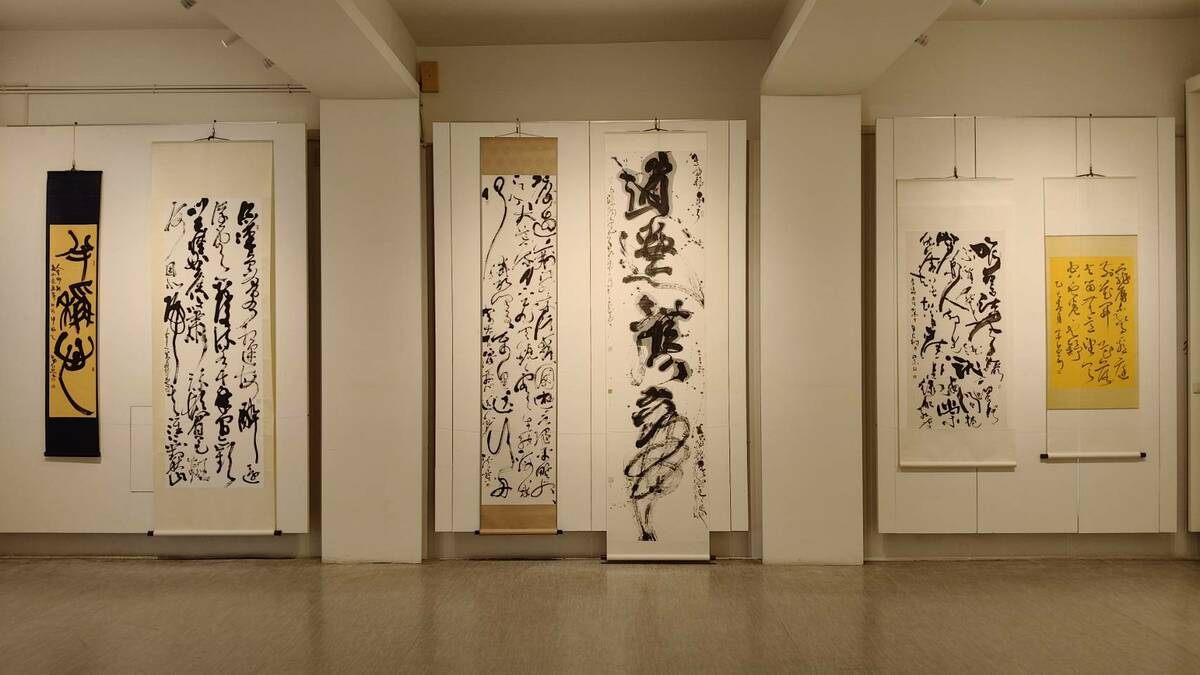 集結10位行草名家作品，備受書壇矚目的「驚雲─當代行草十人展」，自5/8至5/29在南台灣書法殿堂「明宗書法藝術館」轟動登場。   圖：黃博郎／攝