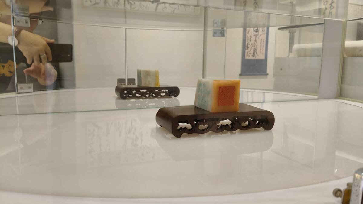 集結10位行草名家作品，備受書壇矚目的「驚雲─當代行草十人展」，自5/8至5/29在南台灣書法殿堂「明宗書法藝術館」轟動登場。   圖：黃博郎／攝