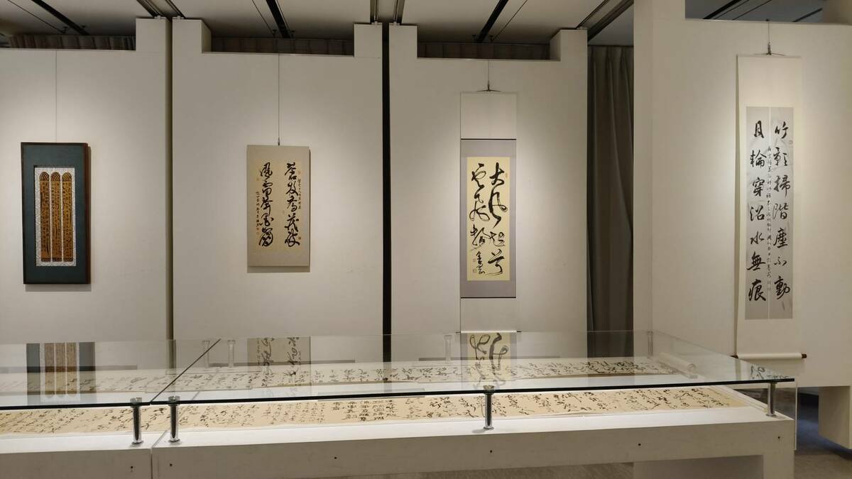 集結10位行草名家作品，備受書壇矚目的「驚雲─當代行草十人展」，自5/8至5/29在南台灣書法殿堂「明宗書法藝術館」轟動登場。   圖：黃博郎／攝