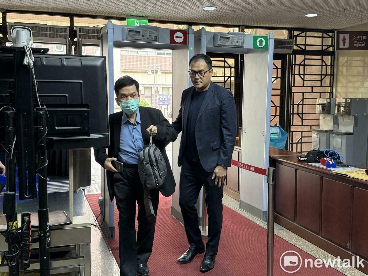 台北市都發局前局長黃景茂（前）。   圖：周煊惠 / 攝