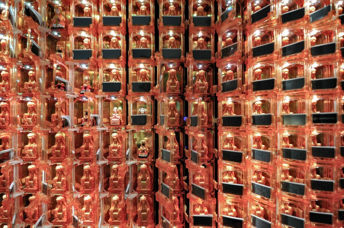 第19屆威尼斯建築雙年展臺灣館「【無】信仰：漂蕩世界的臺灣智慧」光明燈牆局部。   圖：國立臺灣美術館提供