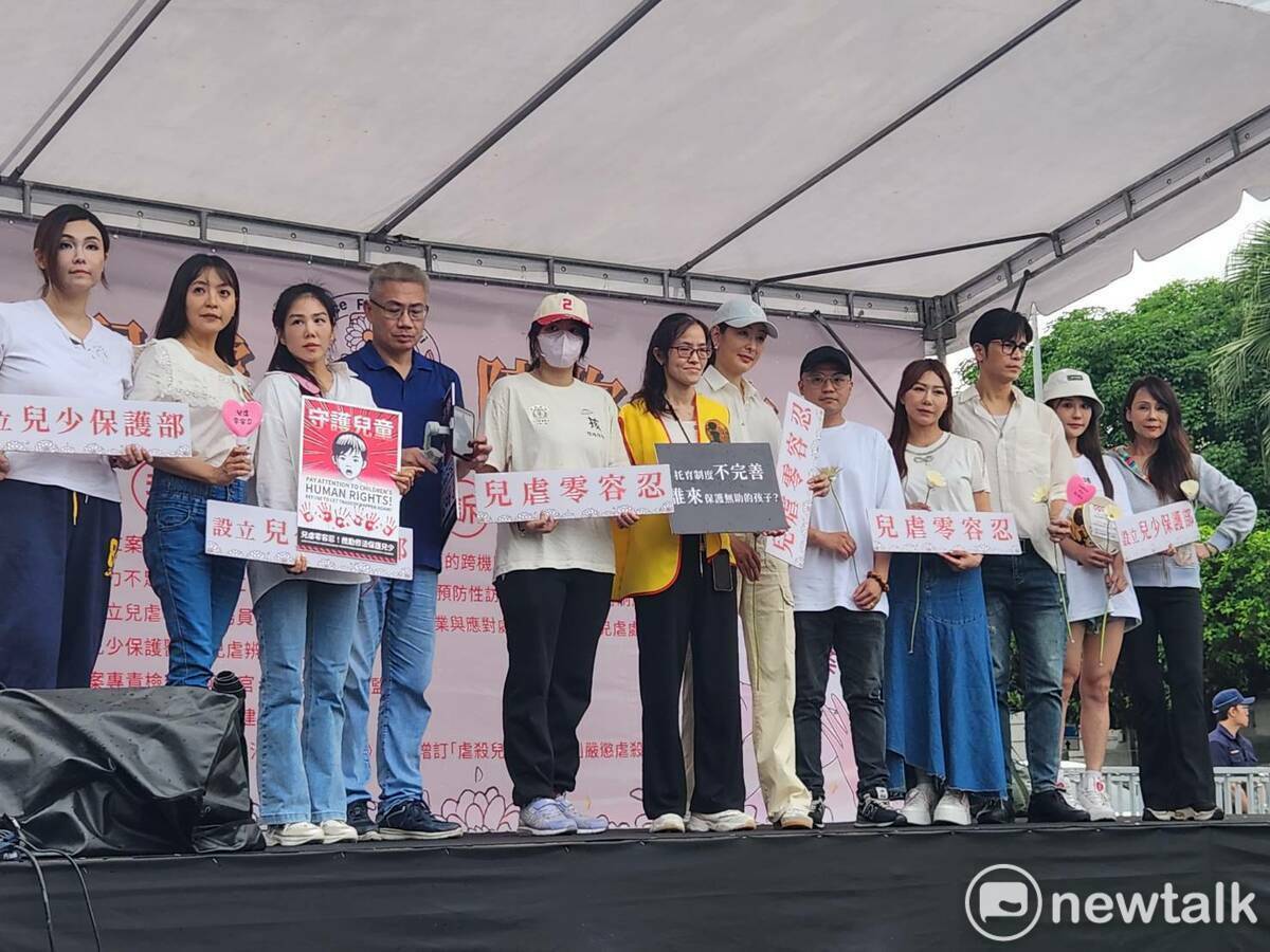 101董事長賈永婕、藝人陳宥心、何璦芸、張喬菲、邱振哲、媒體人羅友志等人到場聲援。   圖：黃建豪／攝