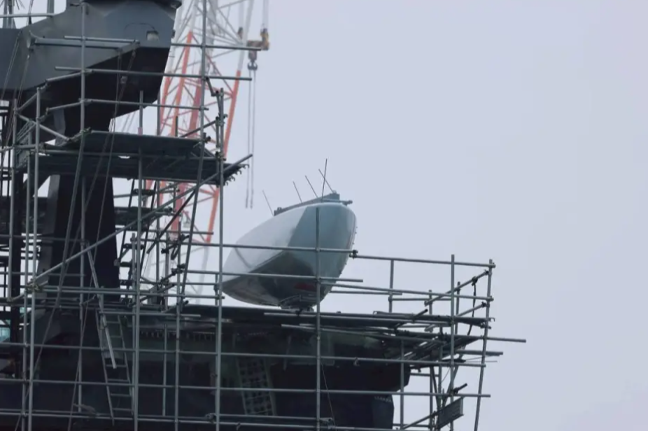 「承德」艦後桅桿上已經更換為了997型雷達。