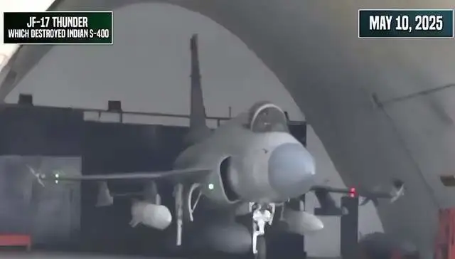  襲擊發生後，巴基斯坦空軍「梟龍」掛載實彈升空。 圖：翻攝自騰訊新聞 
