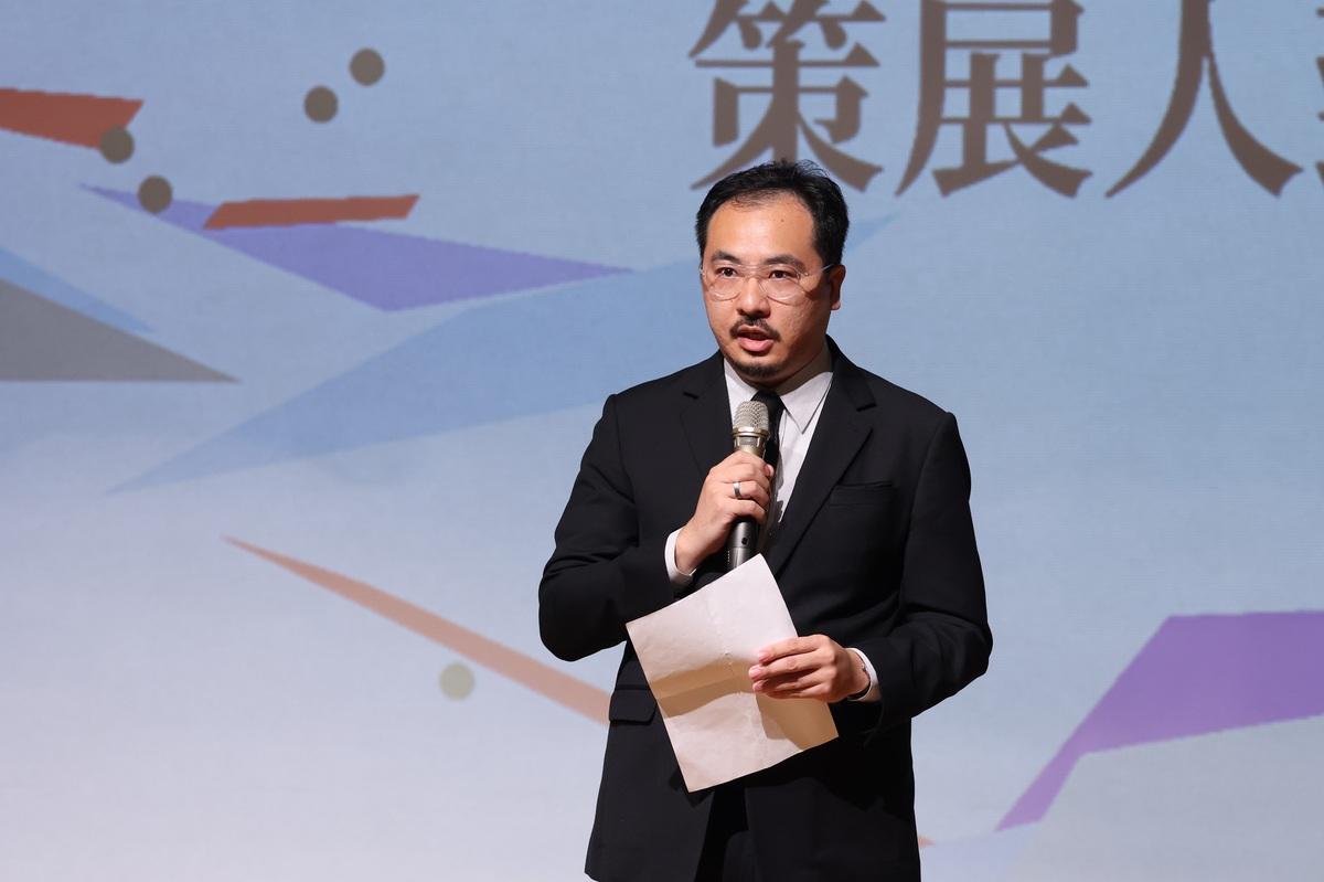 「2025綠島人權藝術季」總策展人高森信男表示，本屆藝術季以「一四九海浬的時間：對抗遺忘」為主題，回應自1951年起政治受難者從基隆港被押解至綠島的歷史航程。   圖：文化部提供