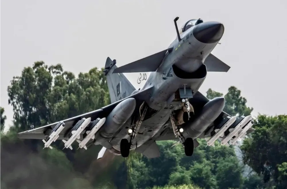  巴基斯坦空軍的JF-17戰鬥機。 圖：翻攝自騰訊新聞 