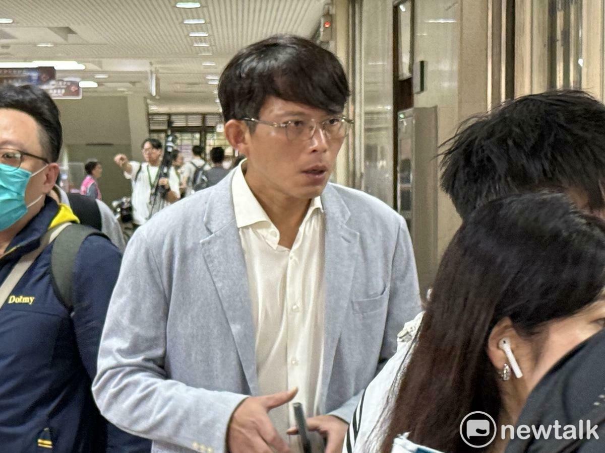 民眾黨主席黃國昌今天到台北地院旁聽。   圖：周煊惠 / 攝