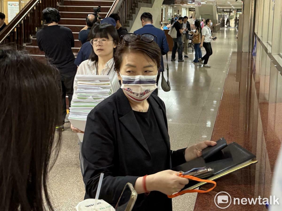 民眾黨立委、台北市前副市長黃珊珊今天到台北地院旁聽。   圖：周煊惠 / 攝