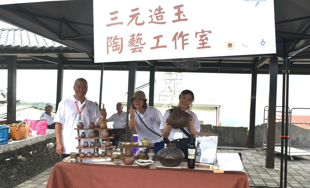 三元造玉－陶藝工作室是三地門在地秘色瓷的生產基地。   圖：孫家銘攝