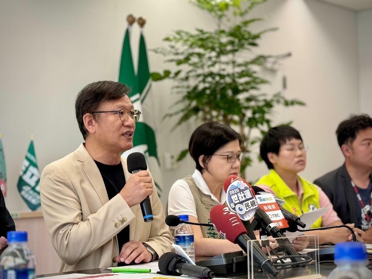 黨團總召王立任表示，市府在過去一年到底做了什麼？教育局與社會局不斷重複同樣的失職，卻從沒提出任何制度改革來預防同樣的狀況。   圖：民進黨團/提供