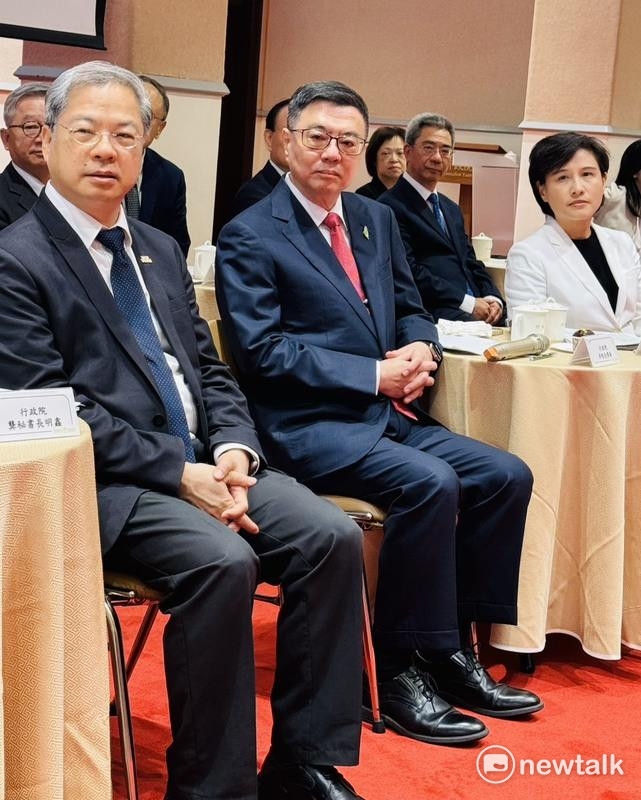 行政院長卓榮泰上任將屆滿一年，他今（16）天上午10時與副院長鄭麗君、秘書長龔明鑫及多位政務委員共同舉行記者會。   圖：謝莉慧/攝