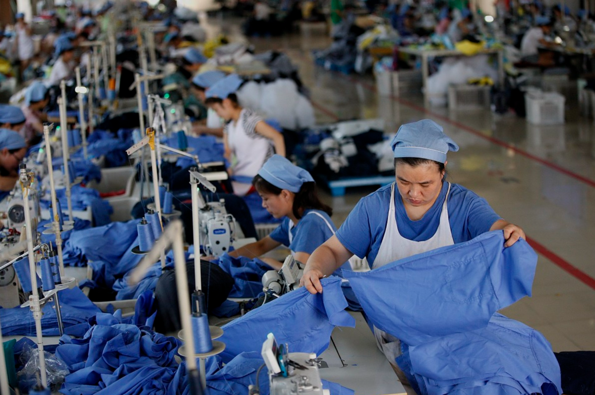 這場「搶運潮」不僅使港口開始擁擠，也讓工廠訂單激增、生產線重新啟動。 圖:翻攝自百度