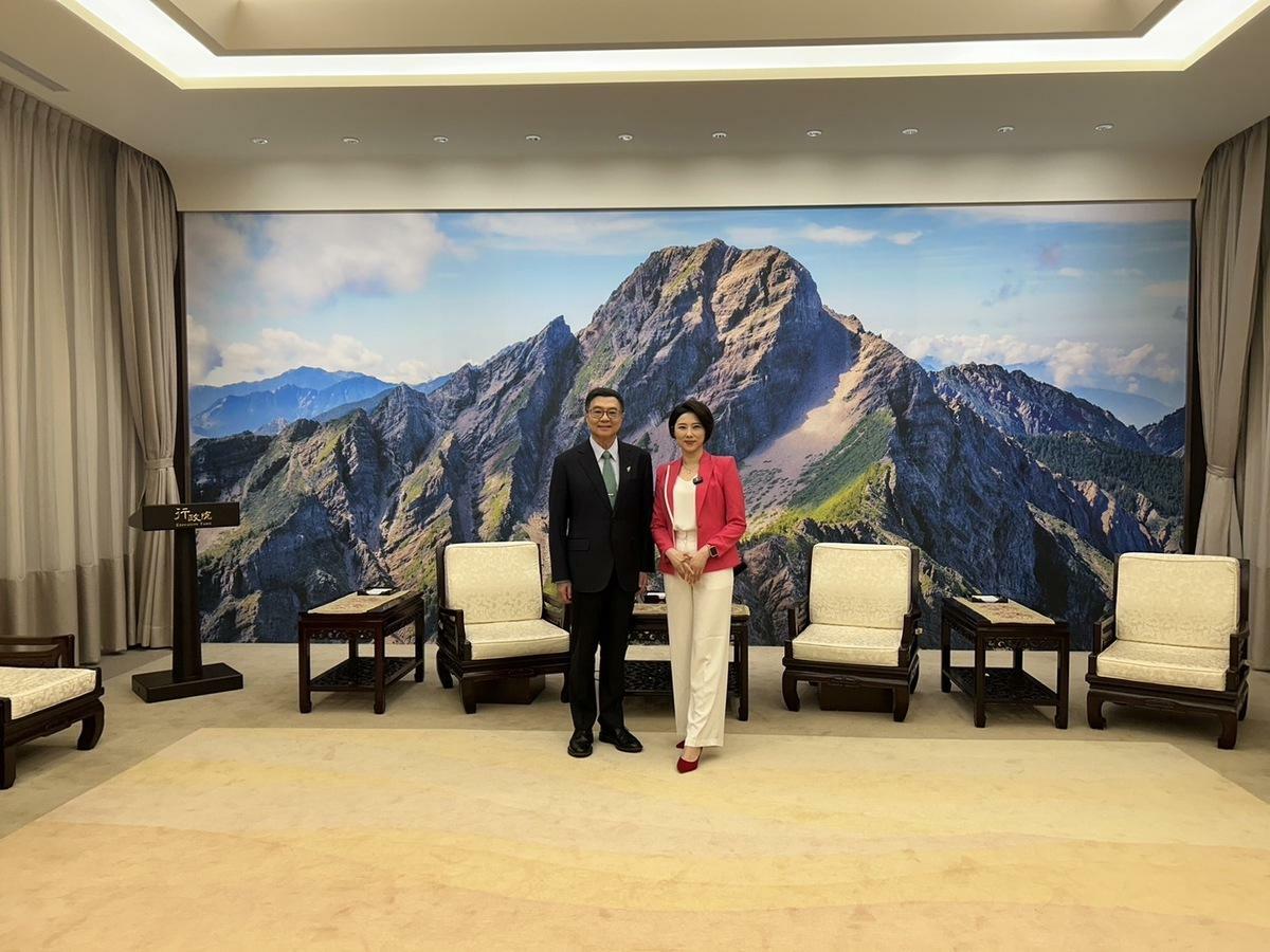 520就職滿週年之際，行政院長卓榮泰接受主持人許貴雅專訪。   圖：三立電視提供