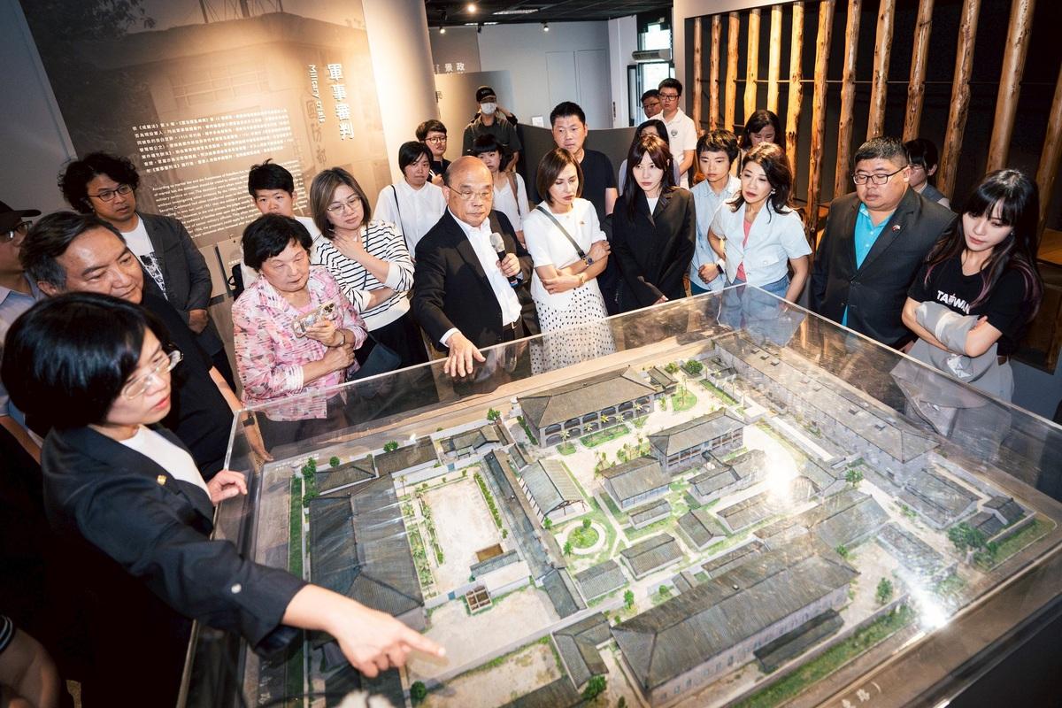  蘇貞昌參訪曾為「美麗島軍法大審」現場的白色恐怖景美紀念園區 圖：蘇巧慧辦公室提供 