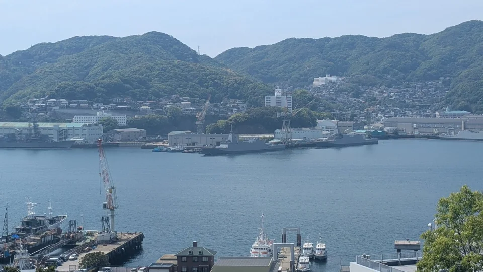  海軍代理作戰部長基爾比則在證詞中表示，美軍理想需求為 66 艘攻擊型核潛艦，惟當前僅有 47 艘現役艦艇，缺口明顯。 圖：翻攝自 觀察者網 