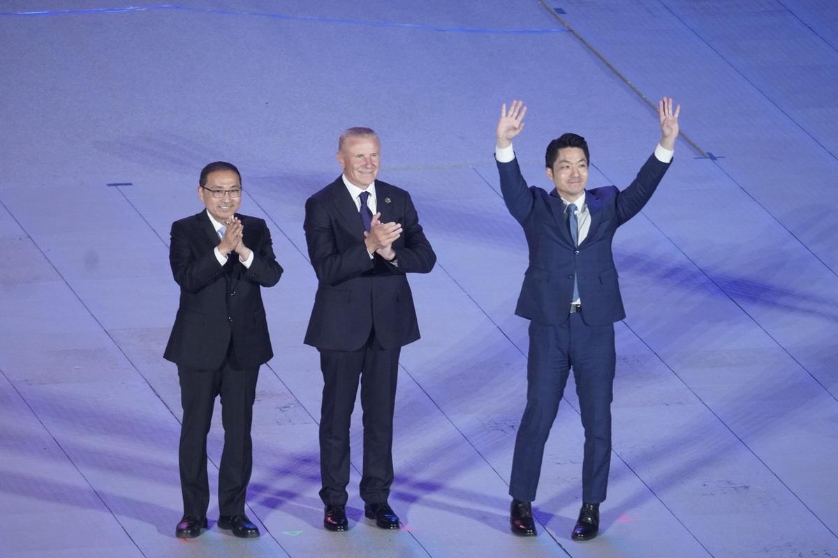 2025世壯運開幕式,台北市長蔣萬安(右起)、IMGA國際壯年運動總會會長布卡(Sergii Bubka)、新北市長侯友宜。 圖:張良一 / 攝