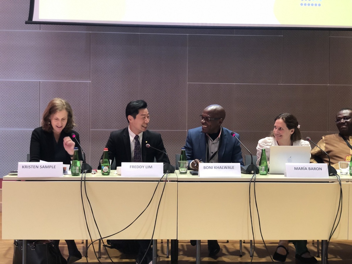 前立委林昶佐被特任台灣駐芬蘭大使，19日在臉書上PO出過去參與國際活動照片。   圖：翻攝「臉書」林昶佐 Freddy Lim粉絲專頁