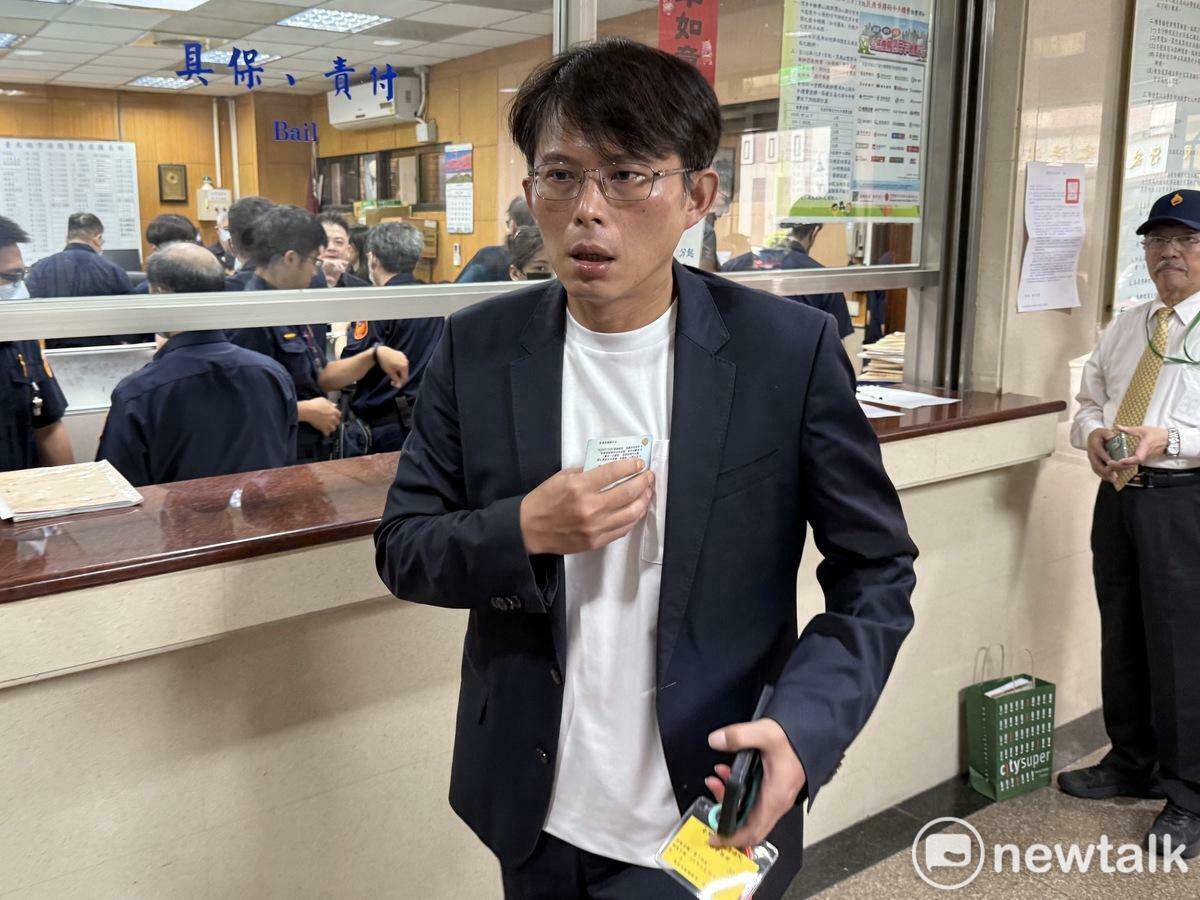 民眾黨主席黃國昌現身台北地院再度旁聽前主席柯文哲案開庭。   圖：周煊惠 / 攝