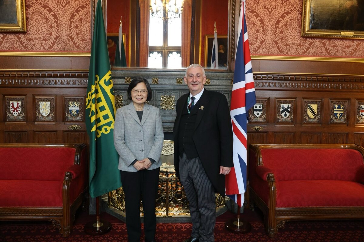 蔡英文前總統會晤英國下議院議長霍伊爾爵士（Sir_Lindsay_Hoyle）。   圖：外交部提供