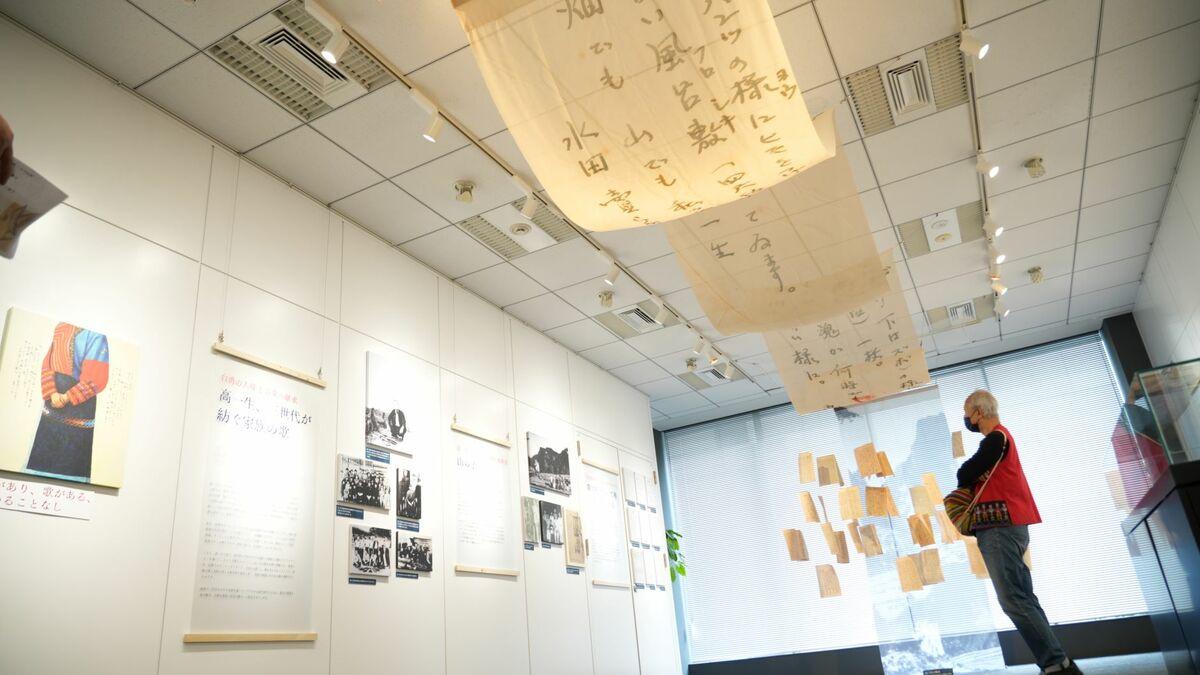 「台灣人權及音樂故事展—高一生先生，三代的家族之歌」，展區上方為高一生最後一封獄中家書。   圖：駐日台灣文化中心提供