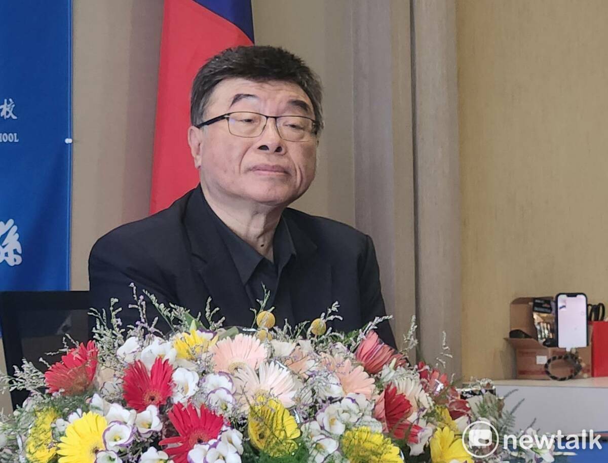 前立委邱毅出席張亞中的參選記者會。   圖：黃建豪/攝