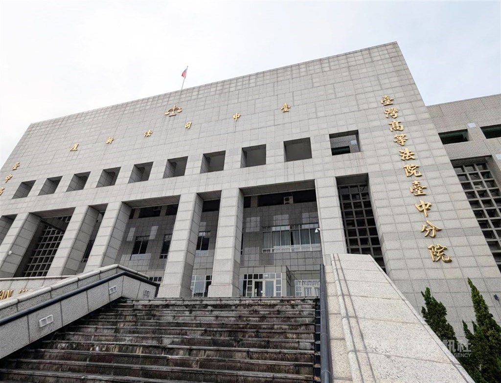 前三灣鄉長温志強廢棄物案偽造文書 更一審判1年半