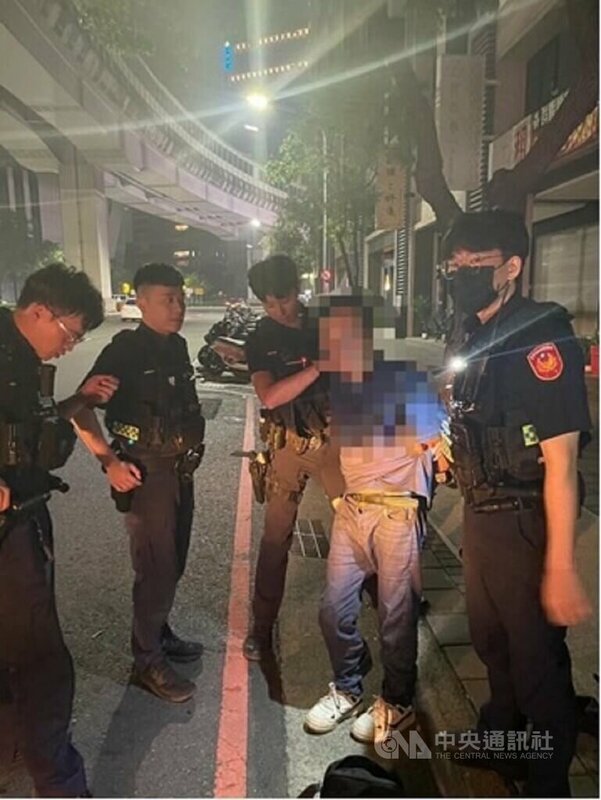 台中警查緝失竊小貨車 逮獲犯嫌起出毒品送辦