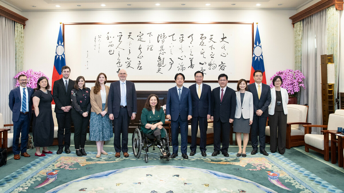 賴清德接見「美國聯邦參議員達克沃絲（Tammy Duckworth）訪問團」   圖：總統府提供