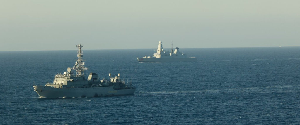 俄艦再現蹤英國水域 英海軍出動數艘艦艇直升機監控