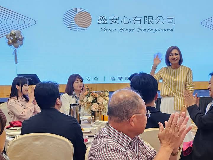 邱議瑩(右一)獲趙天麟表態支持，行情大為看漲。   圖：孫家銘翻攝