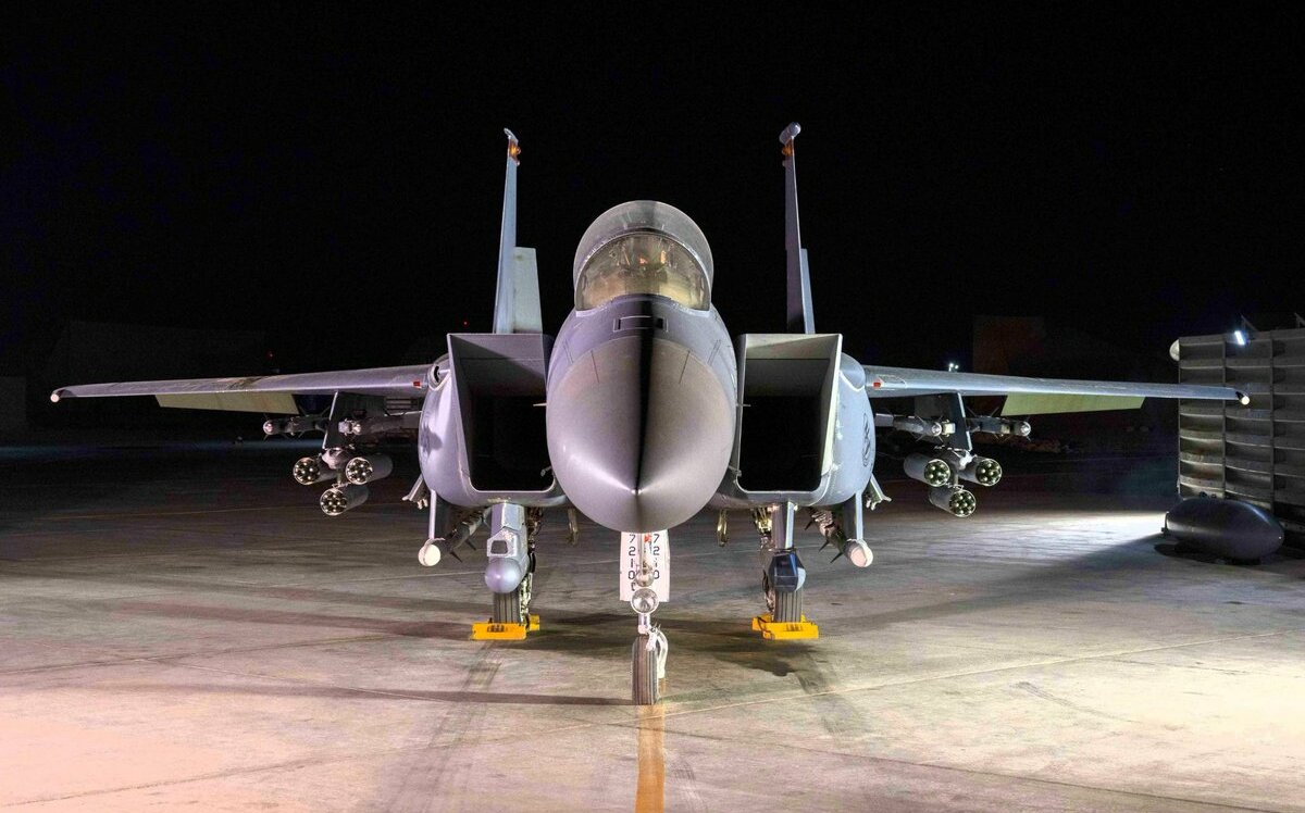 美軍墜機失蹤飛官如何從伊朗被救出?他山區苦待躲岩縫 2大超級精銳部隊救援