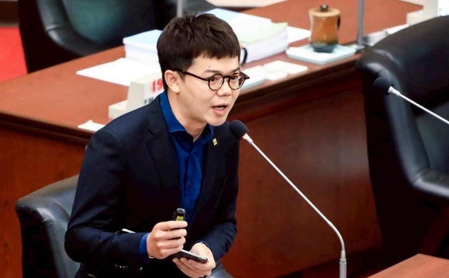 張博洋建議衛生局先從設籍高市且符合疾管署建議接種對象著手,評估編列預算提供疫苗補助。 圖:張博洋服務處/提供