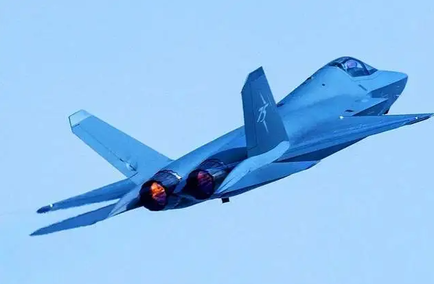  巴基斯坦媒體稱，巴基斯坦空軍已經派遣飛行員在殲-35戰鬥機上進行訓練。 圖:翻攝自天眼看亞太 
