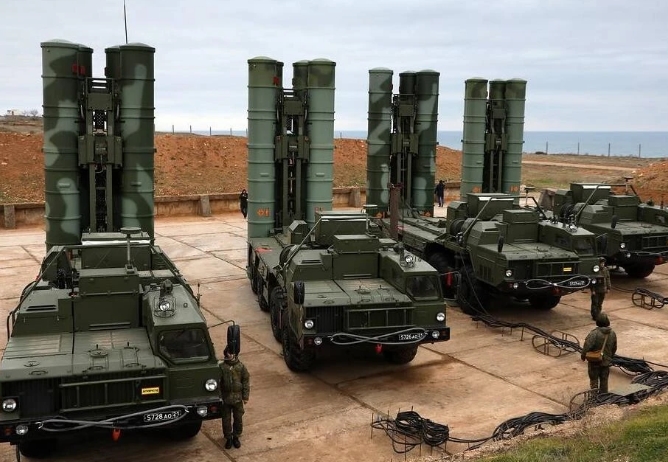  俄軍的S-400防空導彈系統。 圖 : 翻攝自瑤音萬里 