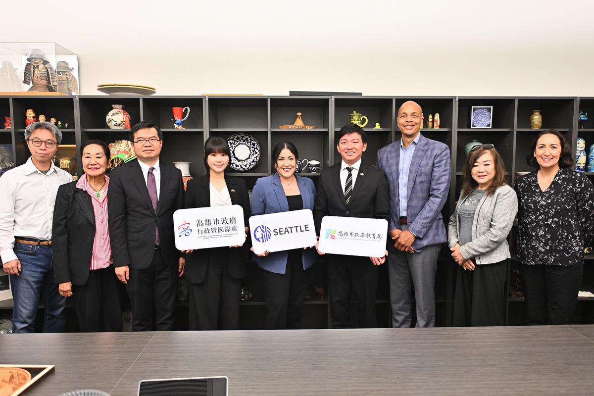 張硯卿(左四)及吳立森(右四)率高雄六所高中拜會美國姐妹市。   圖：高雄市行國處/提供